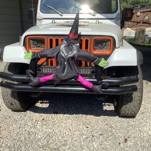 Meet your Posher, Sandy rocky